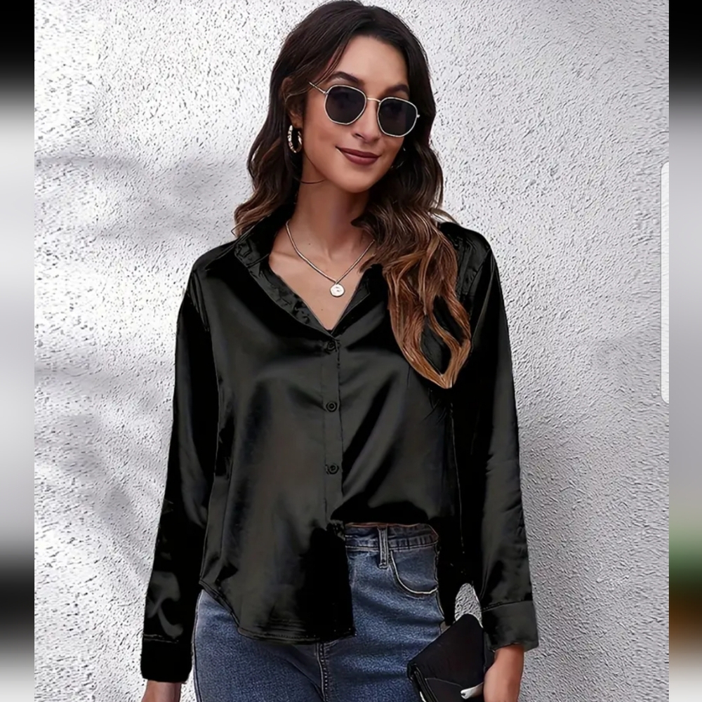 Jolie &Joy Black Satin Look Button Front Tunic Blouse NWT Sz. S